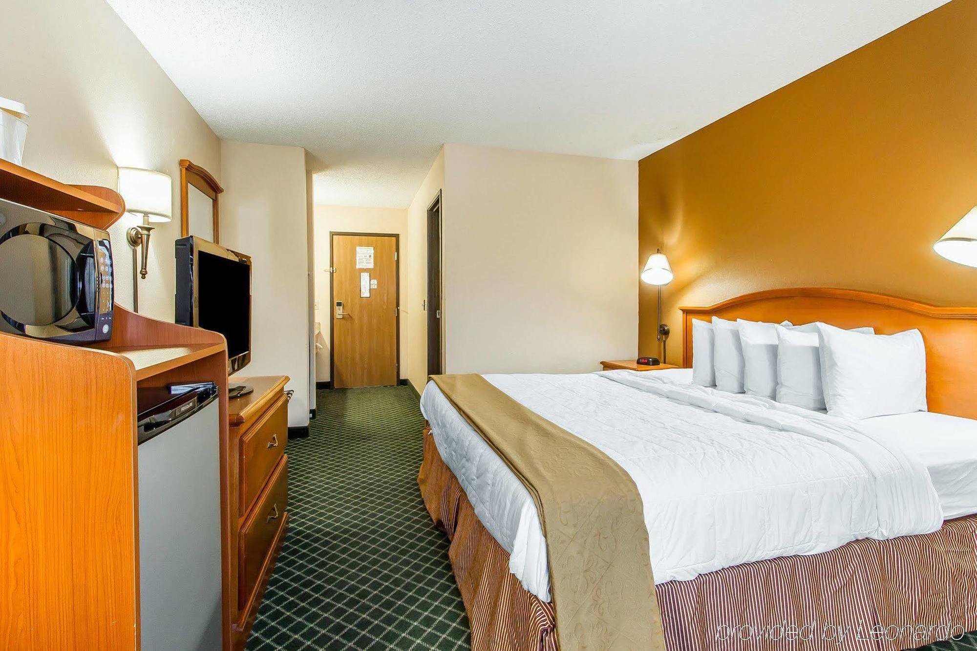 Quality Inn Burlington Near Hwy 34 Dış mekan fotoğraf