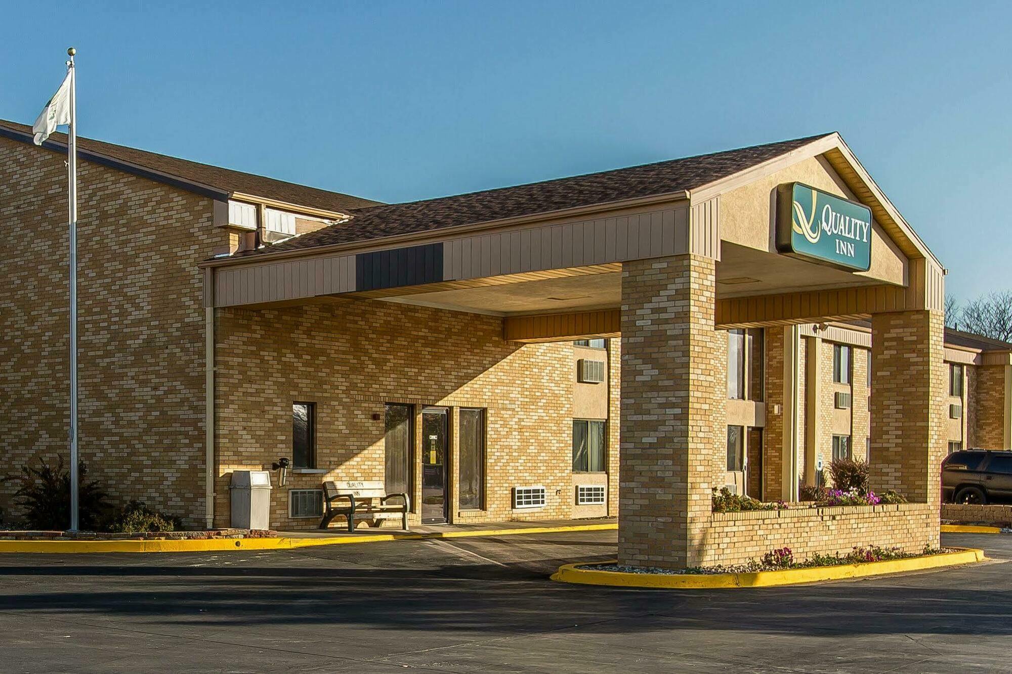 Quality Inn Burlington Near Hwy 34 Dış mekan fotoğraf
