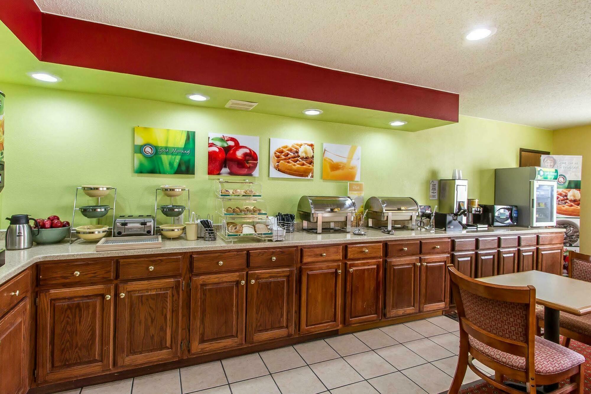 Quality Inn Burlington Near Hwy 34 Dış mekan fotoğraf